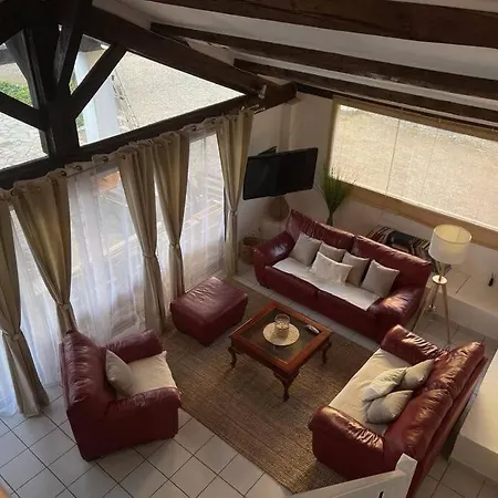 La Maison Francaise 4*