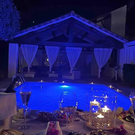 La Maison Francaise Hotel 4*