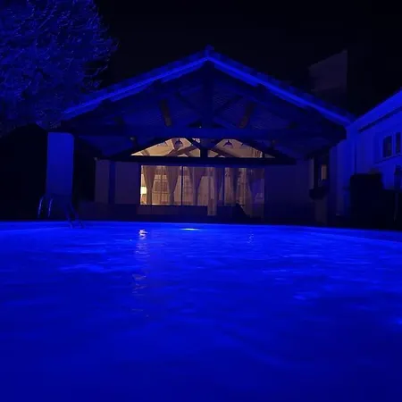 La Maison Francaise Hotel