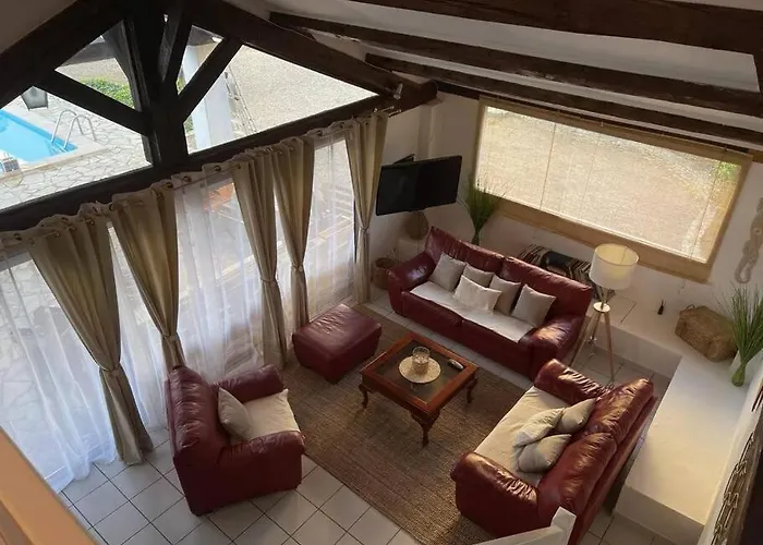 La Maison Francaise 4*